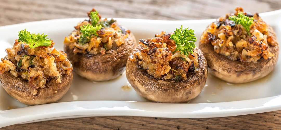 Фаршированные грибы сыром и чесноком