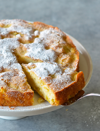 Шарлотка с яблоками