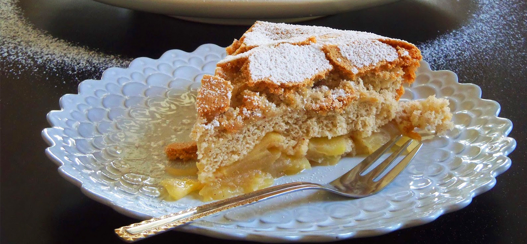 Шарлотка с яблоками