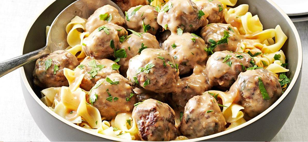 Фрикадельки со сливочном соусом