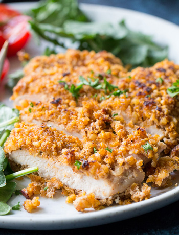 Куриное филе с грецкими орехами